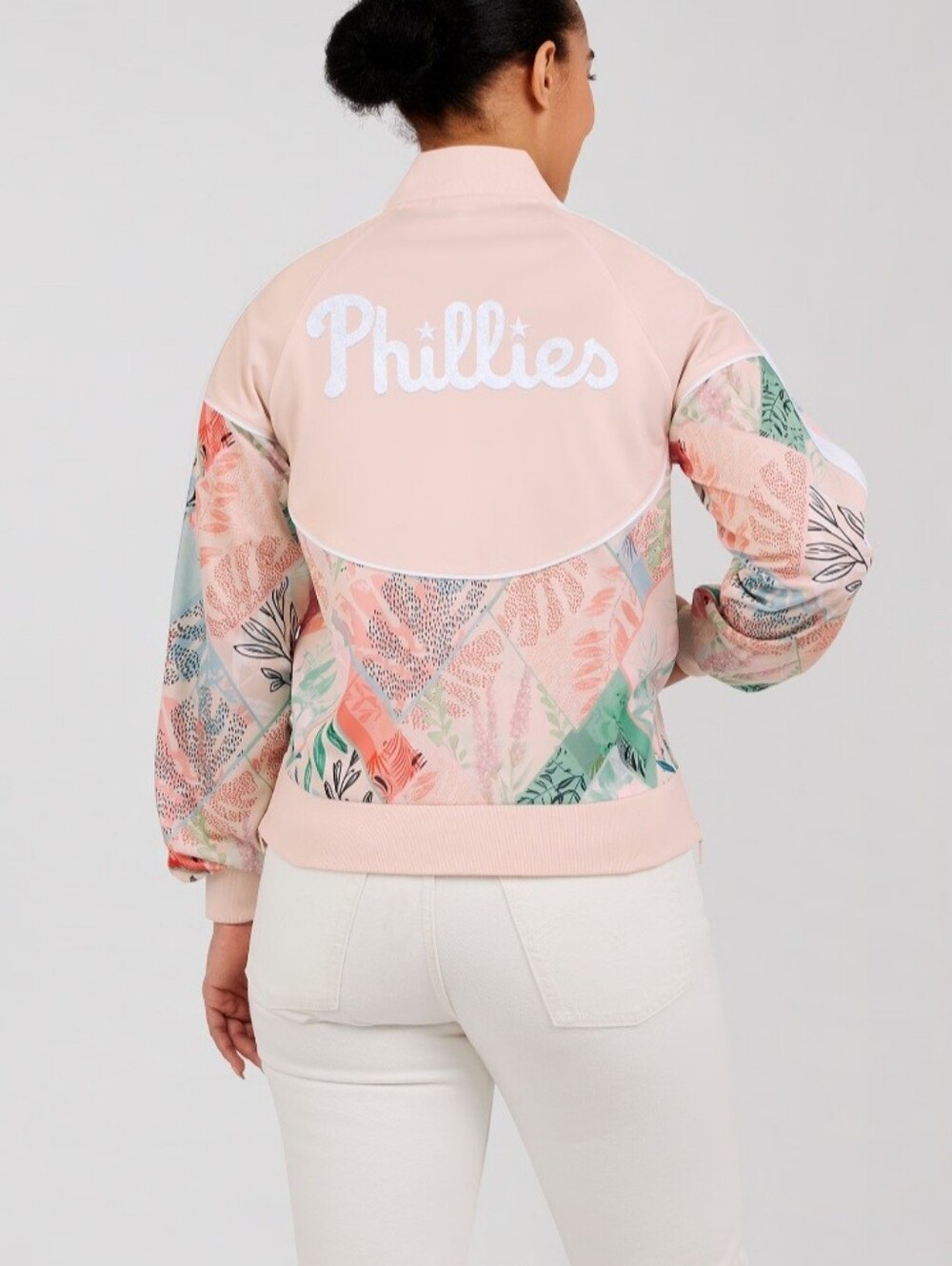 NWT Women's Philadelphia Phillies WEAR  Sand Raglan Full-Zip Track Jacket, Small